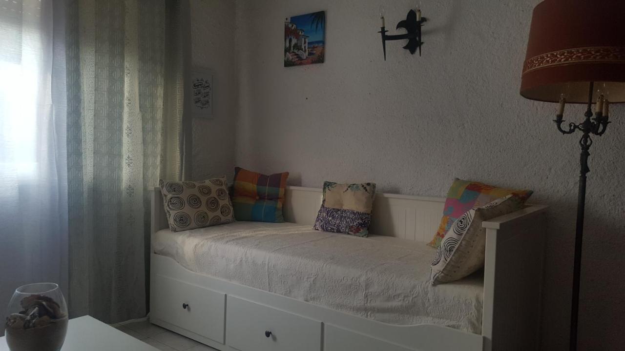 Quarteira Home Beach Ferias Tranquilas A 1Km Da Praia Totalmente Renovado Luaran gambar