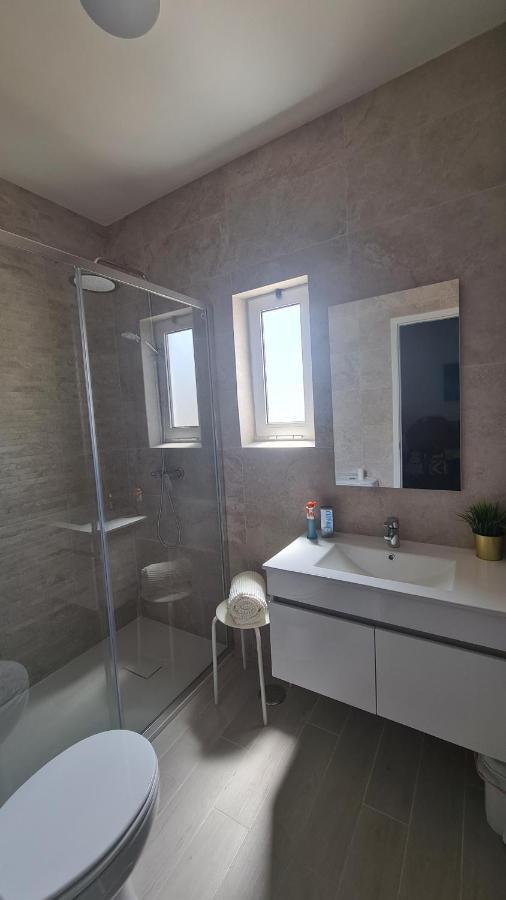 Quarteira Home Beach Ferias Tranquilas A 1Km Da Praia Totalmente Renovado Luaran gambar