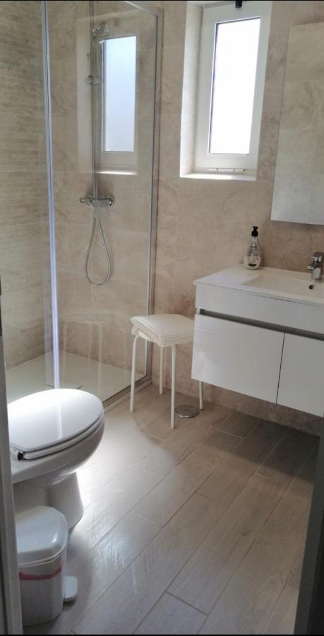 Quarteira Home Beach Ferias Tranquilas A 1Km Da Praia Totalmente Renovado Luaran gambar