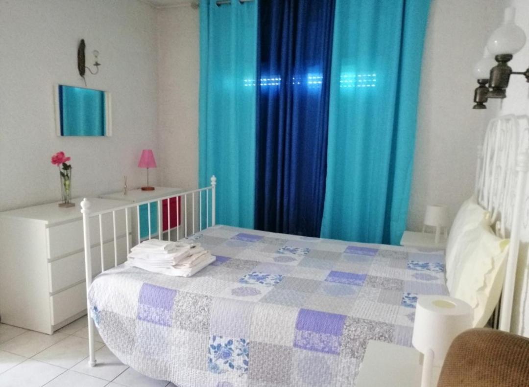 Quarteira Home Beach Ferias Tranquilas A 1Km Da Praia Totalmente Renovado Luaran gambar