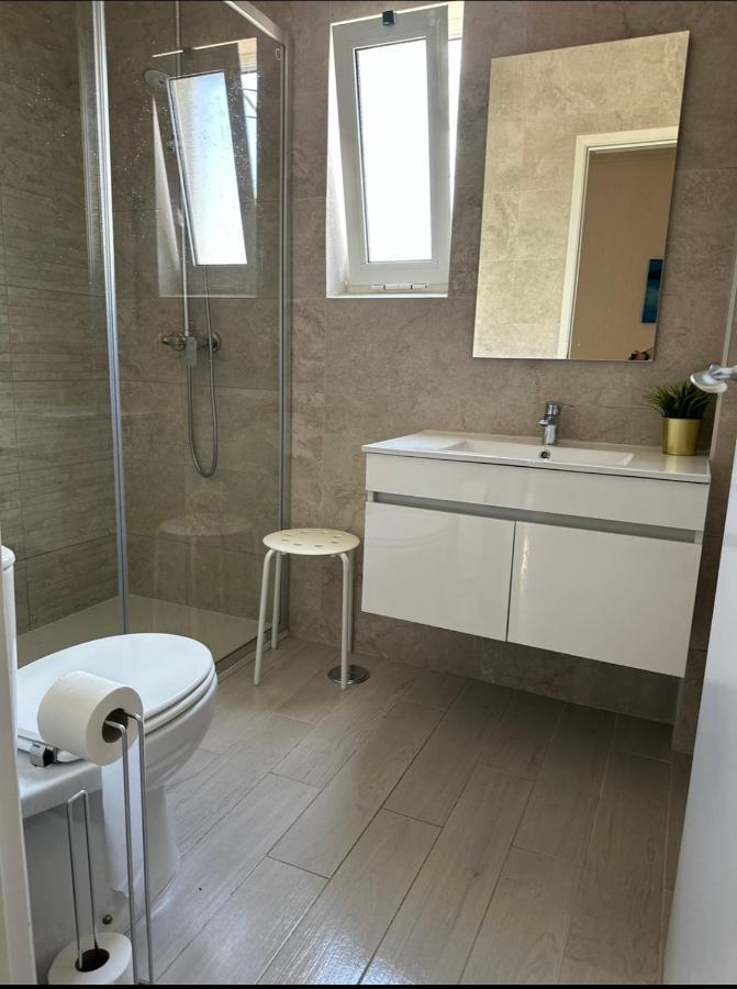 Quarteira Home Beach Ferias Tranquilas A 1Km Da Praia Totalmente Renovado Luaran gambar