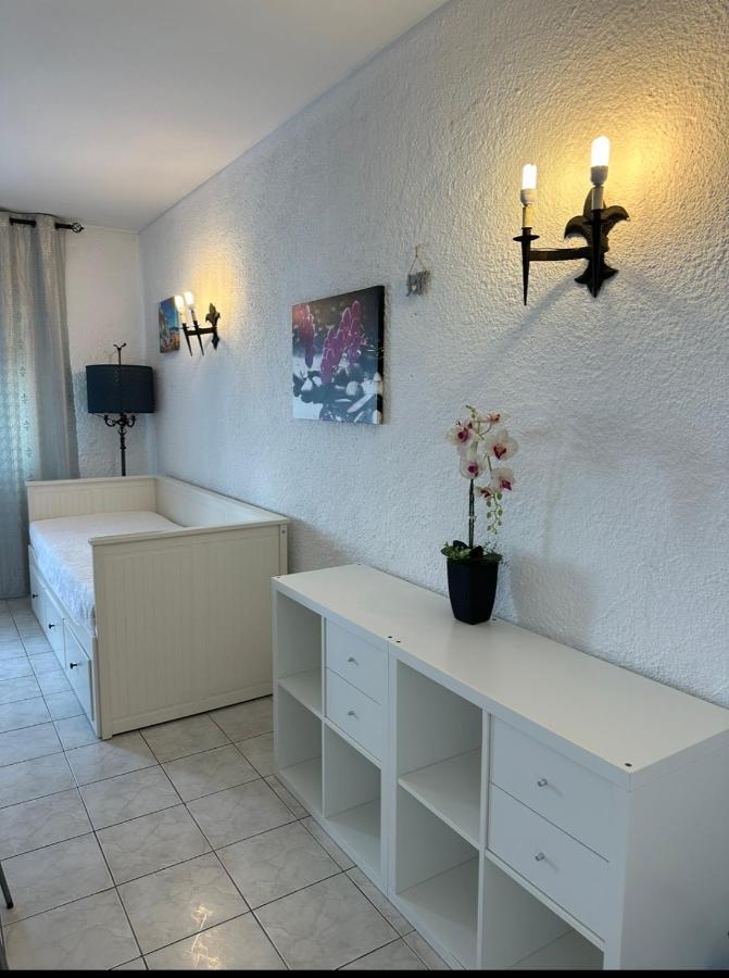 Quarteira Home Beach Ferias Tranquilas A 1Km Da Praia Totalmente Renovado Luaran gambar