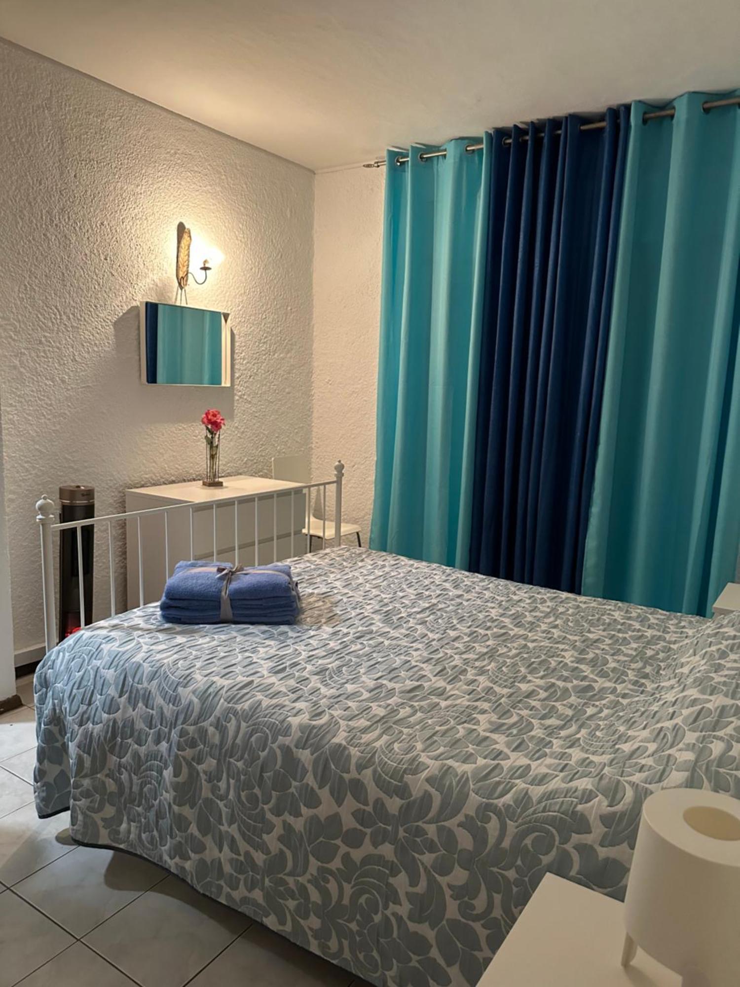 Quarteira Home Beach Ferias Tranquilas A 1Km Da Praia Totalmente Renovado Luaran gambar