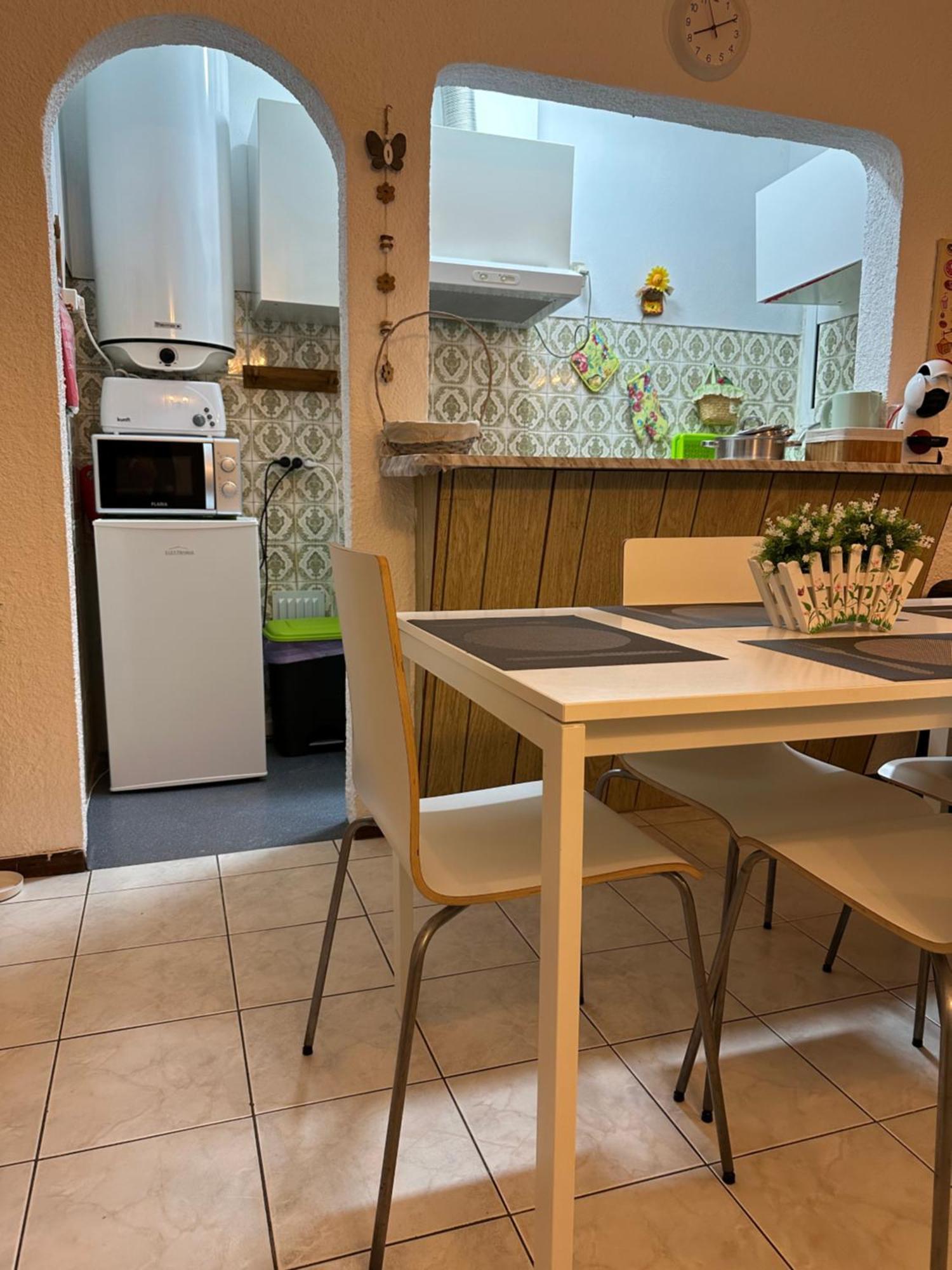Quarteira Home Beach Ferias Tranquilas A 1Km Da Praia Totalmente Renovado Luaran gambar